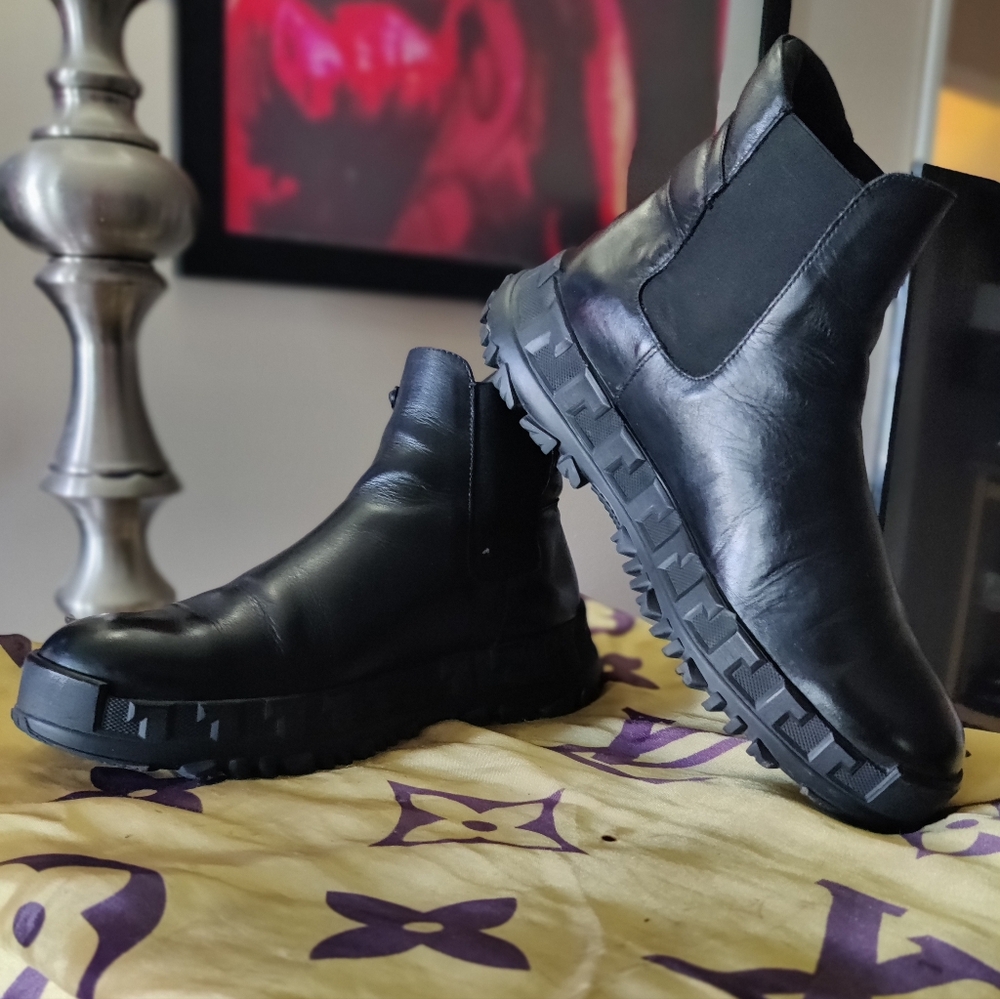 Versace Greca Rhegis Boots - Picture 7 of 11
